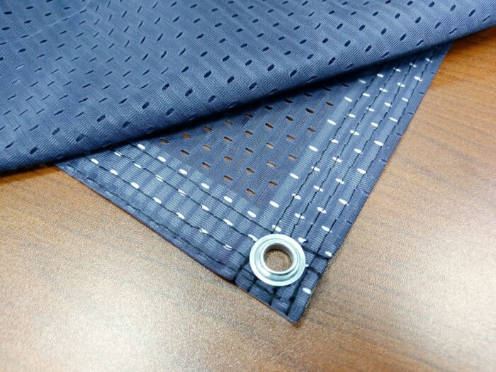 Bâche en Tissu Personnalisée avec oeillets